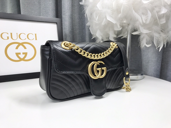 激安グッチバッグコピー背面デザイン